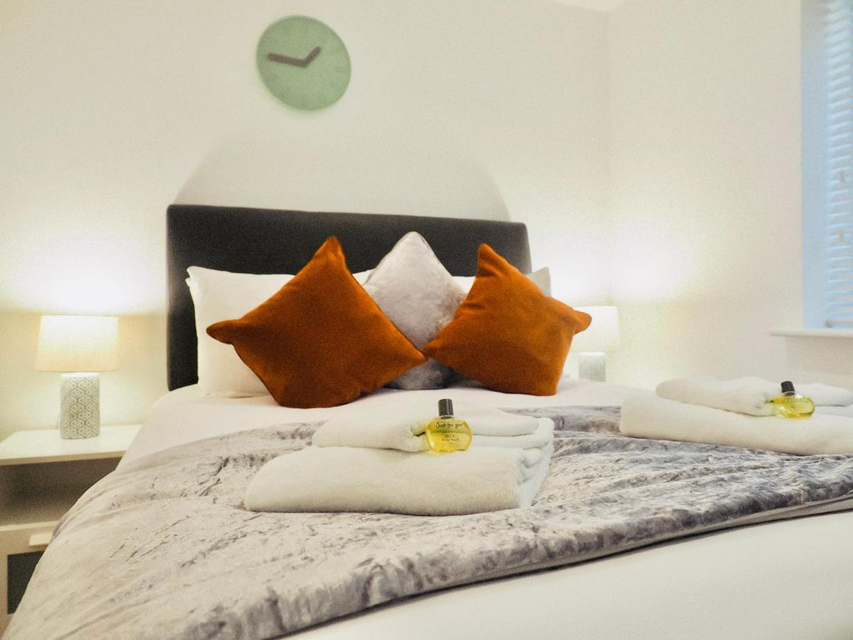 דירות גילדפורד Private Parking Stylish Great Location מראה חיצוני תמונה