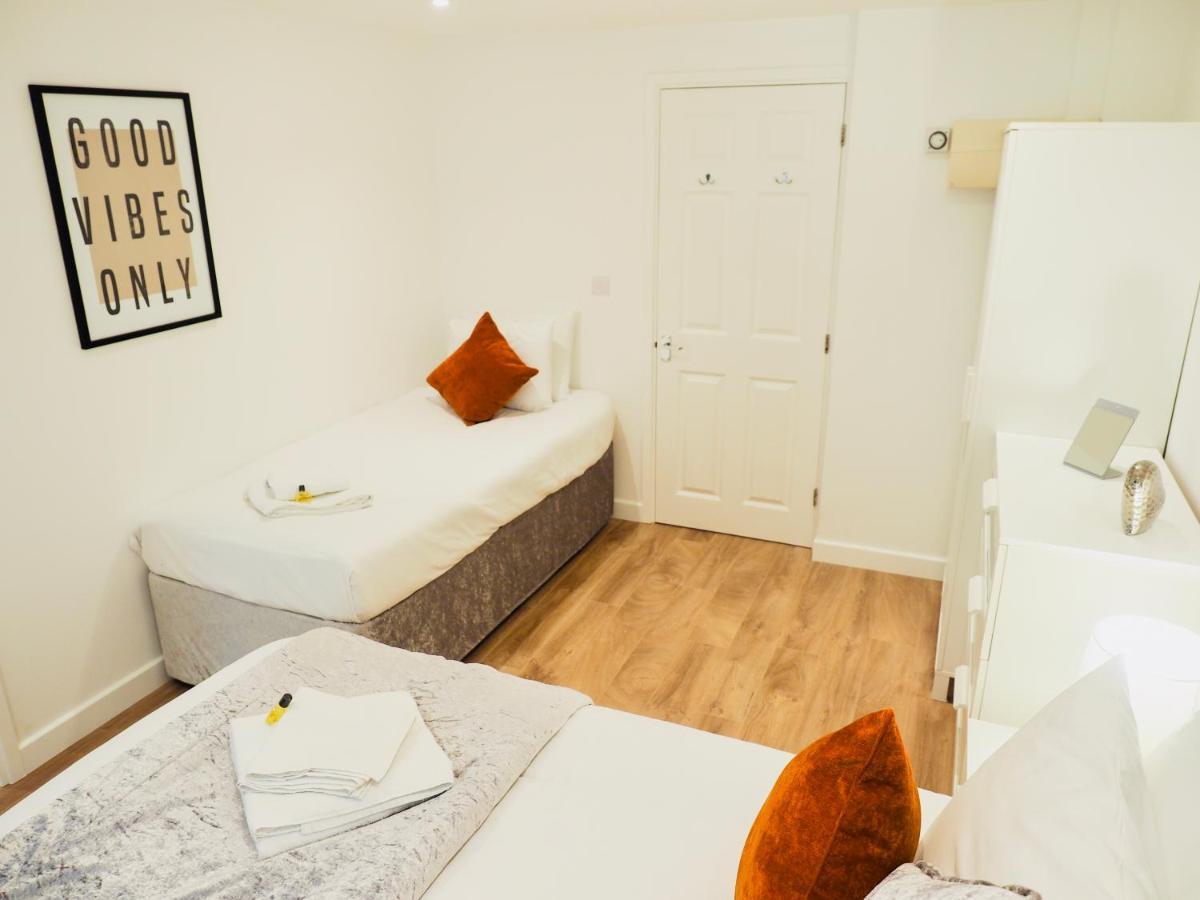 דירות גילדפורד Private Parking Stylish Great Location מראה חיצוני תמונה